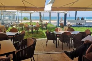 3 monkeys Torrox Costa