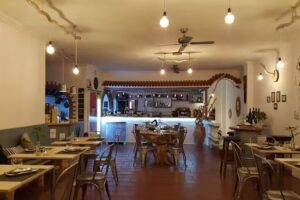 3 Raíces Steakhouse & Winebar