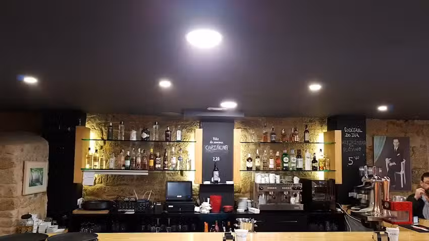 A Casa do Tella e Rosal&iacute;a, Portos&iacute;n