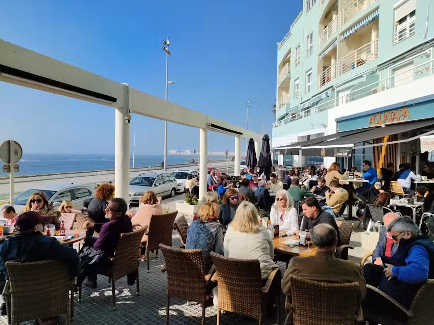 Aguatap&aacute; C&aacute;diz | Restaurante y Freidor