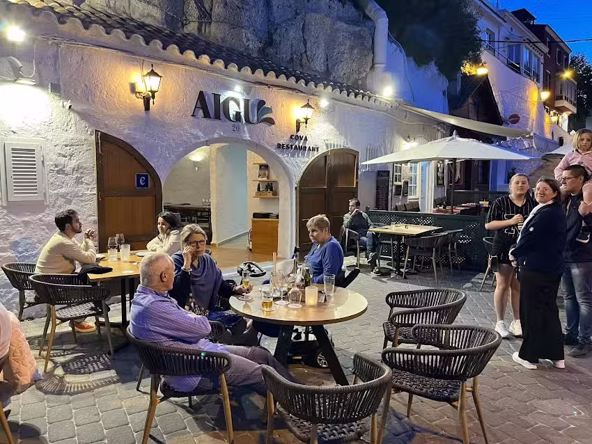 Aigu cova restaurant Cales Fonts