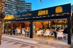 Aires Burger Beach Bar | Arenales