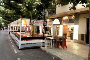 Al Medina Kebab, pizzeria y pollo asado