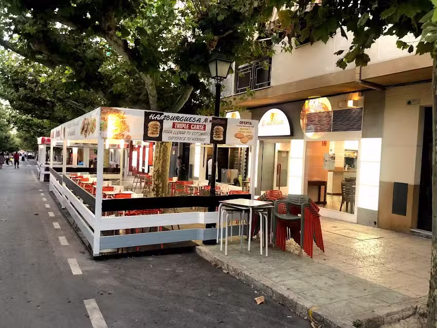 Al Medina Kebab, pizzeria y pollo asado