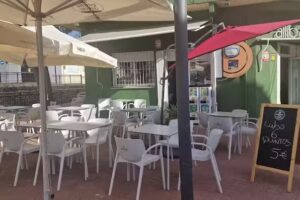 Allí baix bar el raco de omaira