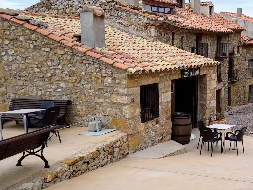 All&iacute; d&rsquo;ill&Agrave; Caf&eacute;