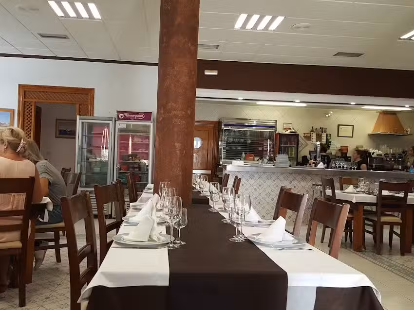 Amador Cafeter&iacute;a, Restaurante, Comidas para llevar. Trabajamos con previo encargos, antes dd las 12:30h.