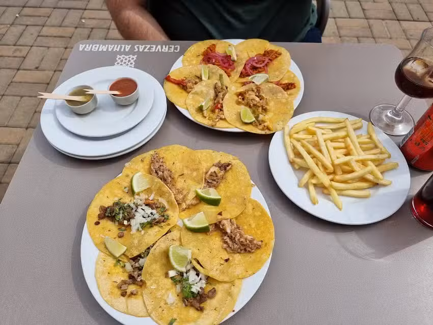 &Aacute;ndale Taquer&iacute;a Ciudad jard&iacute;n