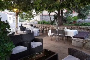 Antiguo Mes&oacute;n Fuentebuena