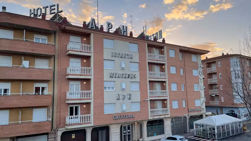 Apartahotel y Restaurante Infanta Mercedes