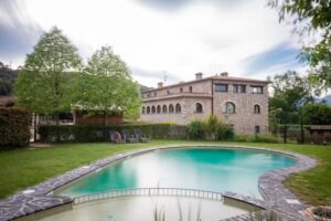 Apartaments Rurals L&rsquo;Arcada de Fares