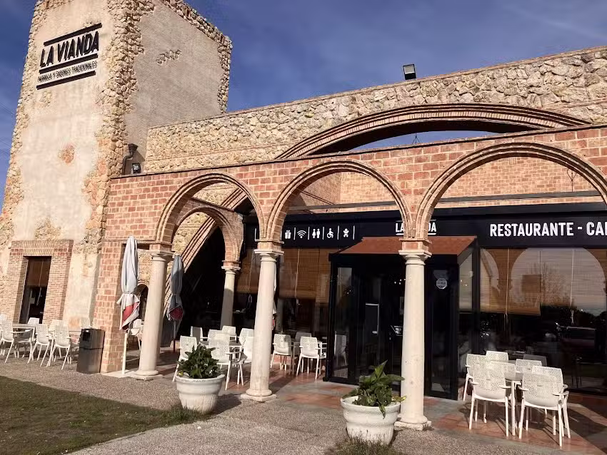 &Aacute;rea de Servicio Espinosa de Los Caballeros La Vianda