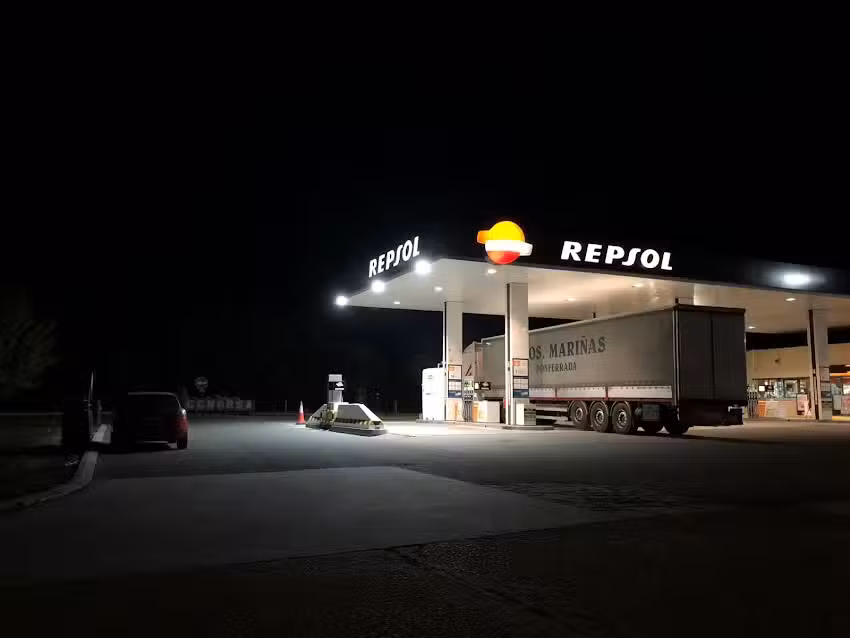 &Aacute;rea de Servicio Palacios de Goda &ndash; Repsol