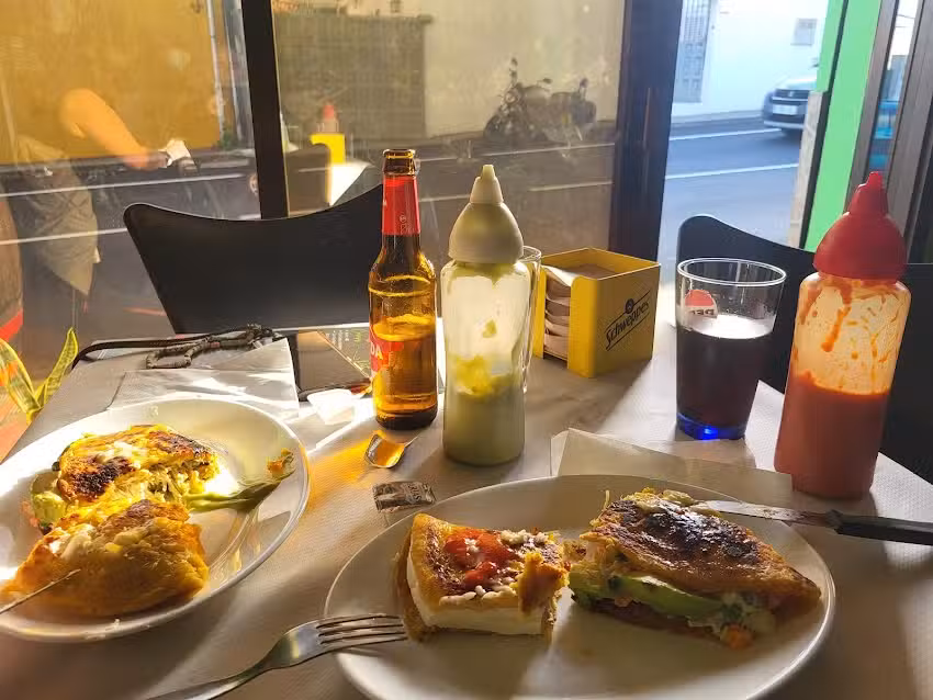 Arepera Los Ch&eacute;veres