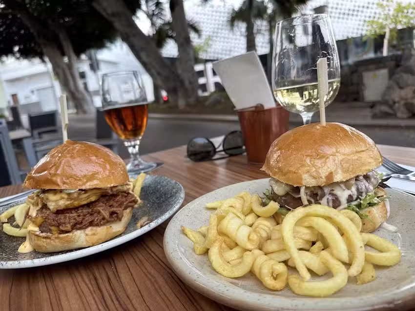 Aromas Bar&Grill