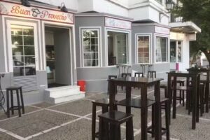 ASADOR DE POLLOS BUEN PROVECHO ZAFRA