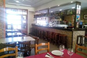 Asador Las Curicas y parque de bolas