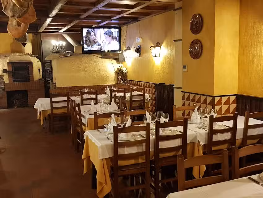 Asador Mes&oacute;n El Abuelo