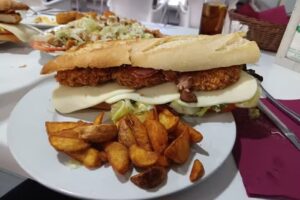 Asador Restaurante Cafetería La Dehesa.