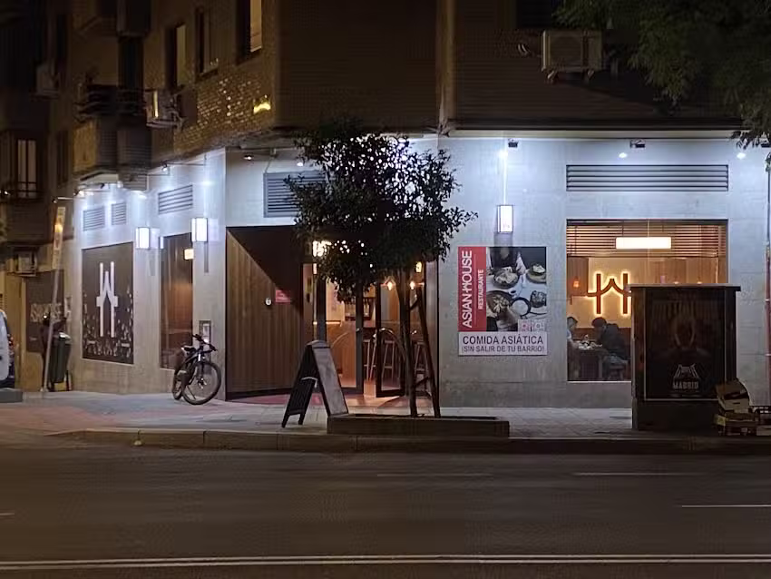 Asian House Tetu&aacute;n &ndash; Street Food Asi&aacute;tico