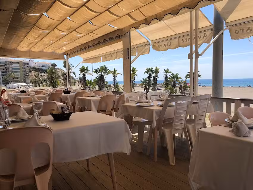 AVANTE CLARO RESTAURANTE. La Cala Del Moral, M&aacute;laga.