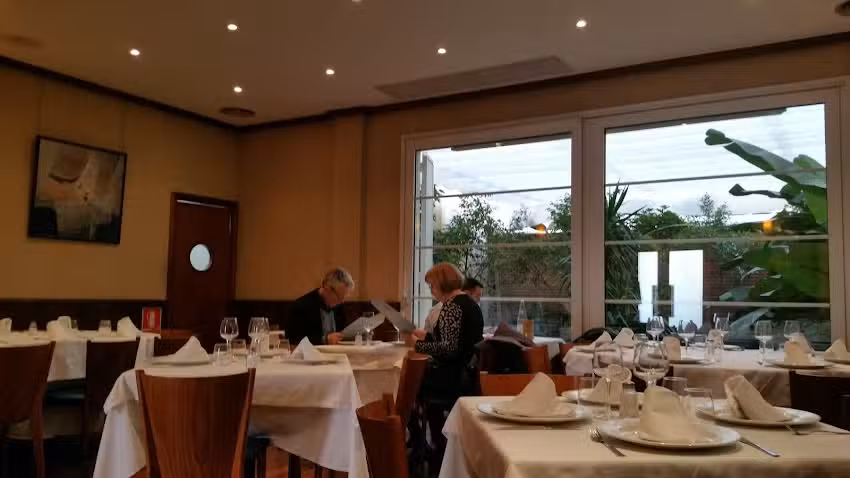 B L A U M A R I Restaurant