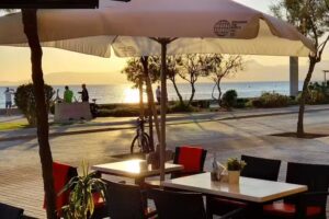 B2 Playa Restaurant & Cocktail Bar