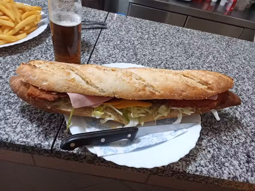 Bagueter&iacute;a &laquo;Y T&uacute; Que Comes&raquo;