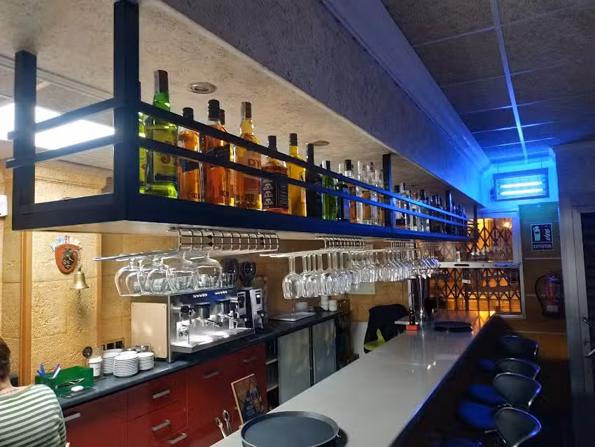 BAR CAFETER&Iacute;A CAFE DEL POBL&Eacute;