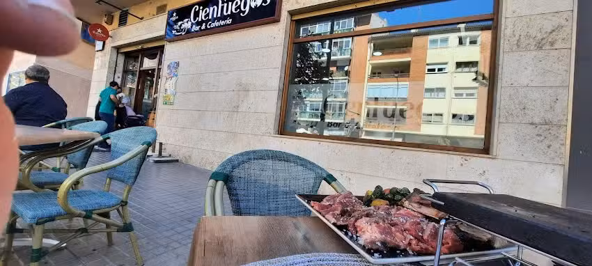 Bar-Cafeter&iacute;a Cienfuegos