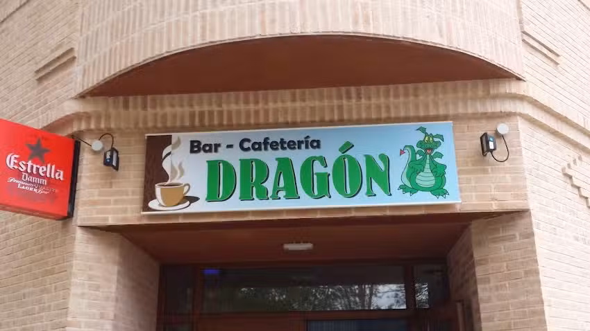Bar Cafeter&iacute;a Dragon