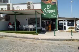 Bar Cafeter&iacute;a El Corner