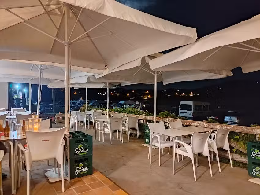 Bar Cafeter&iacute;a La Ensenada Rodiles