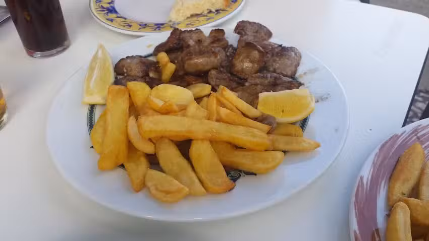 Bar Cafeter&iacute;a La Reja