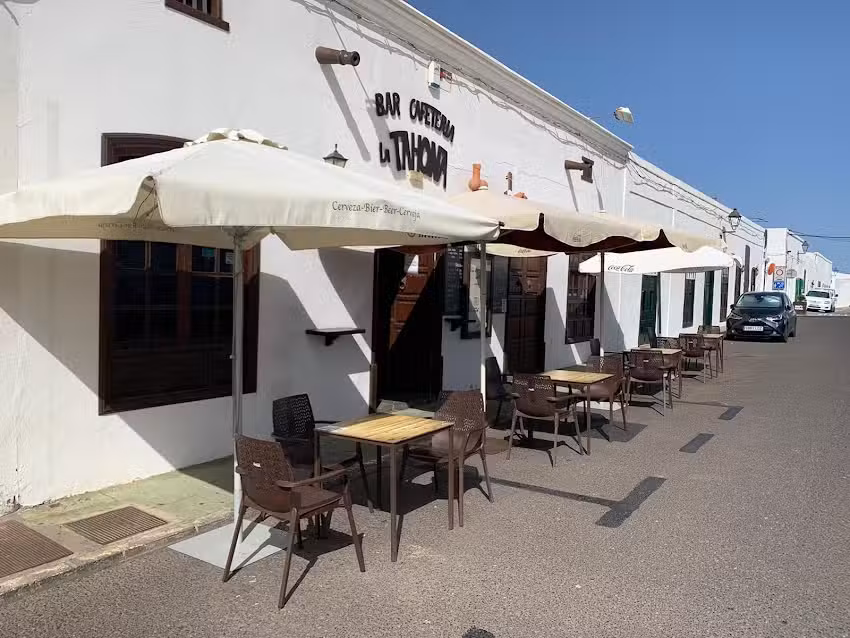 Bar Cafeter&iacute;a La Tahona