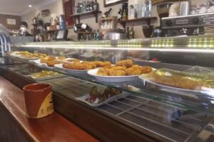 Bar-Cafeter&iacute;a Robles