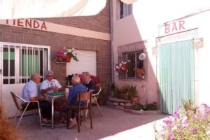 Bar-Comidas-Tienda Argusino