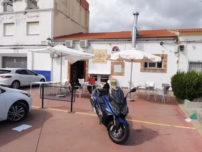 Bar entrebarriles