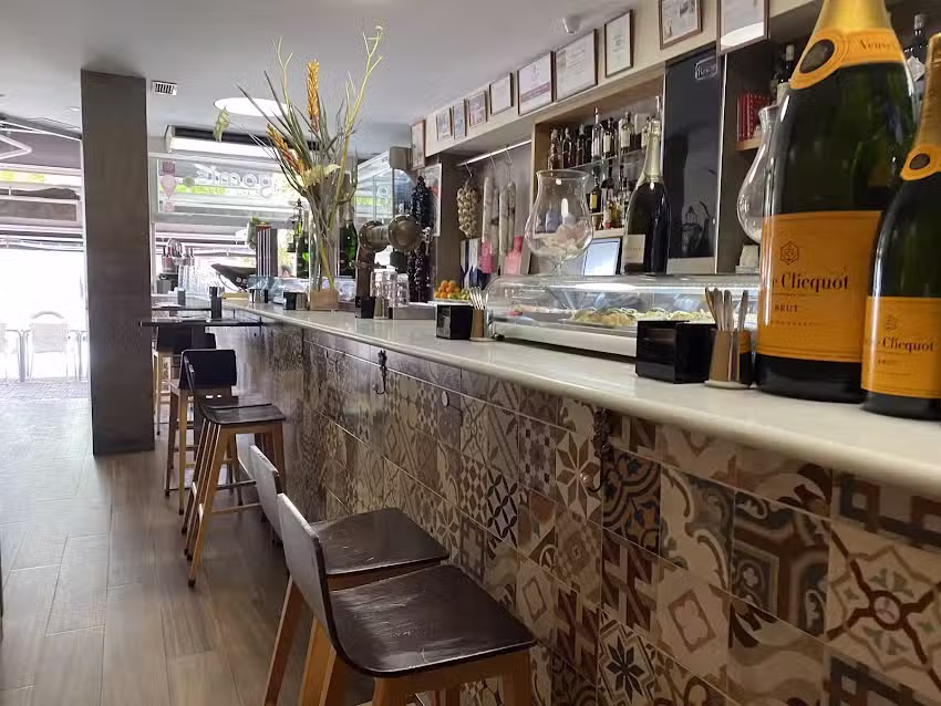 Bar Gomis