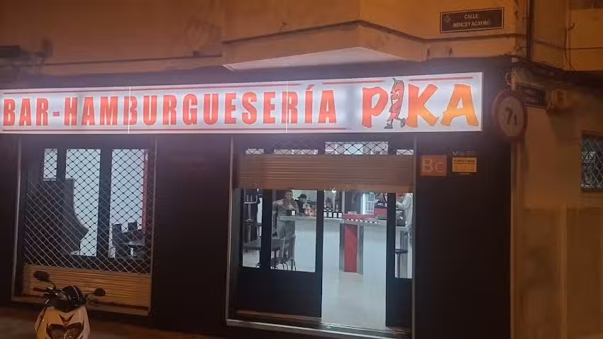 Bar Hamburgueser&iacute;a PIKA La Salud