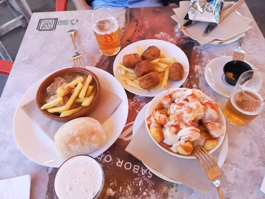Bar La Tipica Tapas Y Copas
