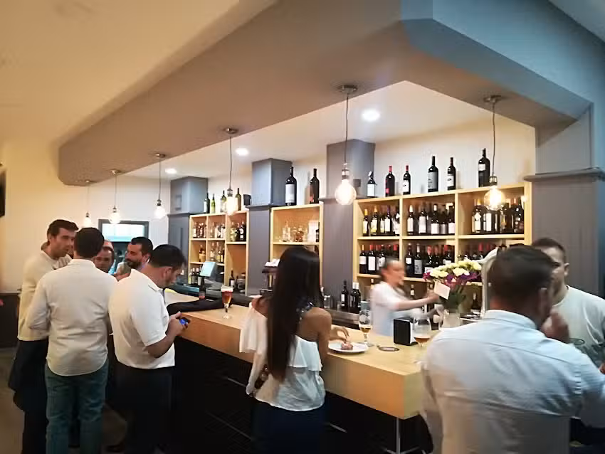 Bar Ladeleo