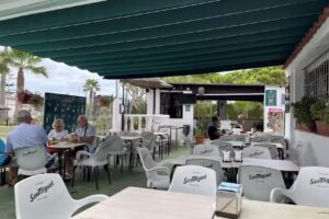 Bar Lago Jard&iacute;n