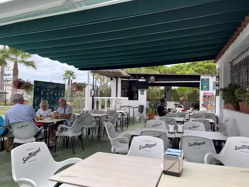 Bar Lago Jard&iacute;n