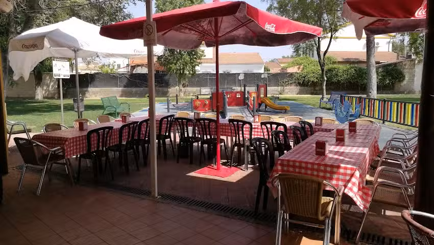Bar Parque de los patos Gines