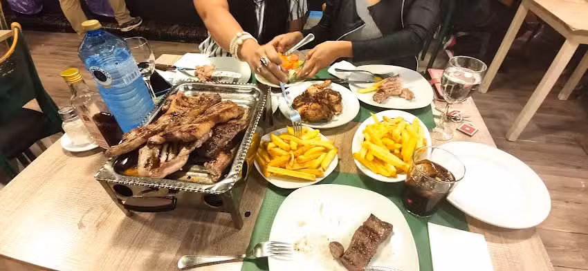 Bar & Parrilla al Carb&oacute;n La Cl&aacute;sica