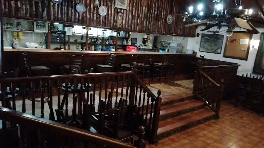 Bar Pe&ntilde;a El Mosto