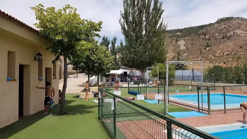 Bar Piscina Noguera de Albarrac&iacute;n