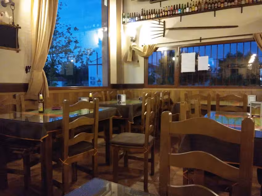 BAR PIZZER&Iacute;A El CORTIJO