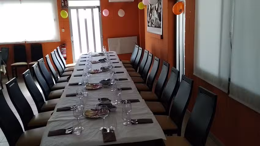 Bar Poliesportiu &ndash; Bar Polideportivo (Banyeres de Mariola)